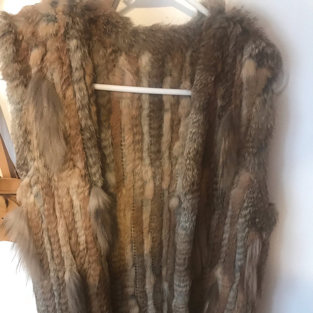 Real rabbit and fox fur vest. Fits like a medium - Picture 2 of 5